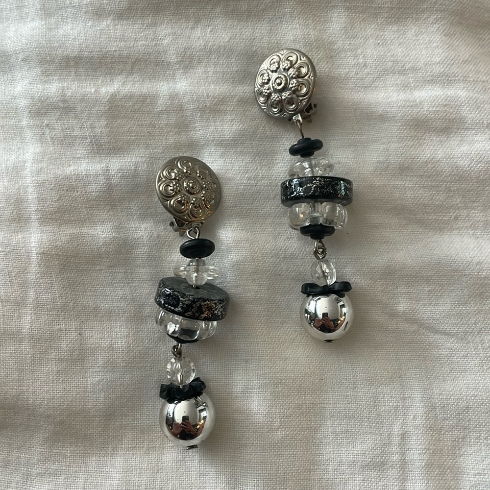 VINTAGE - drop earring with clip back